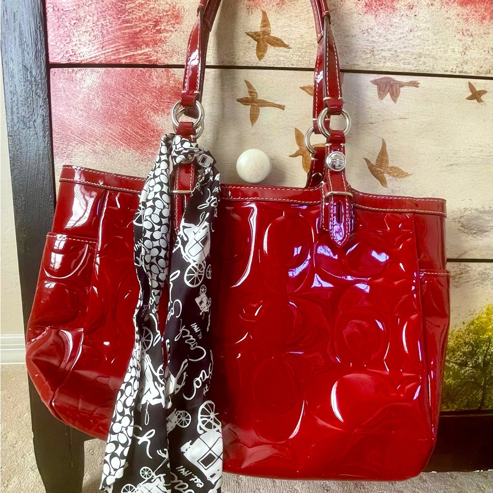 Coach Dark Red Patent Leather Tote, pre-owned.